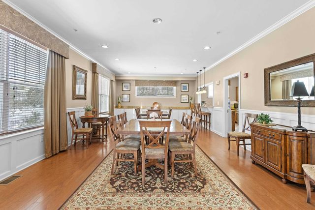 55 Forestedge Way, Manchester, NH 03102