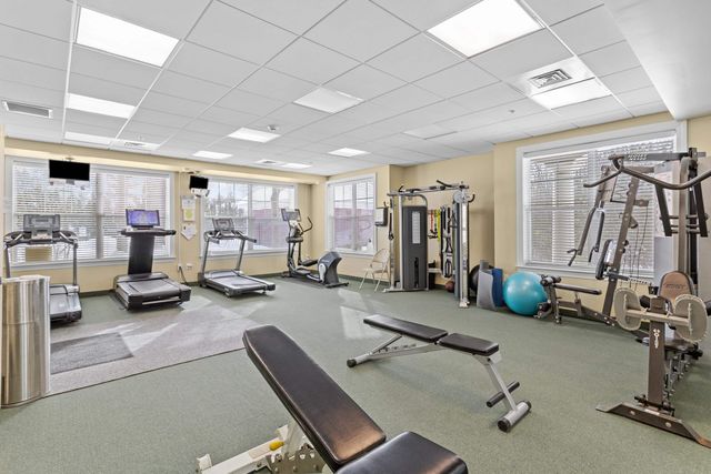 55 Forestedge Way, Manchester, NH 03102