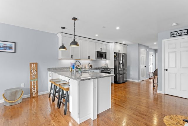 55 Forestedge Way, Manchester, NH 03102