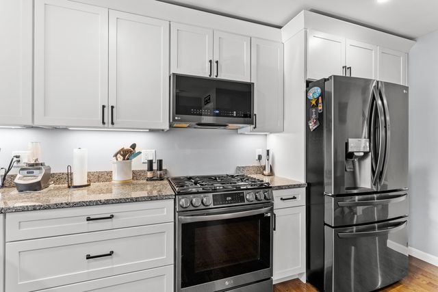 55 Forestedge Way, Manchester, NH 03102