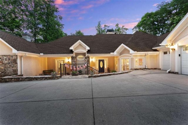2200 Orchard Drive, Clarkesville, GA 30523