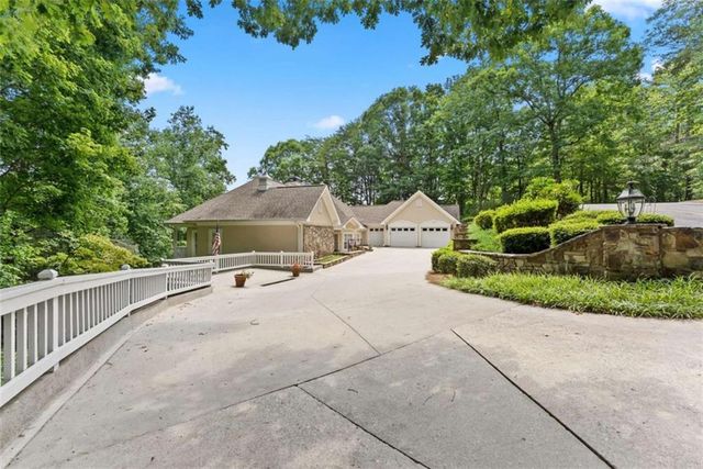 2200 Orchard Drive, Clarkesville, GA 30523