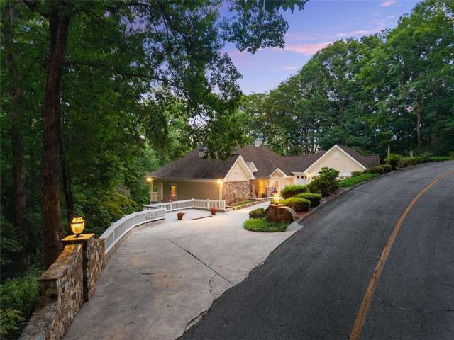 2200 Orchard Drive, Clarkesville, GA 30523
