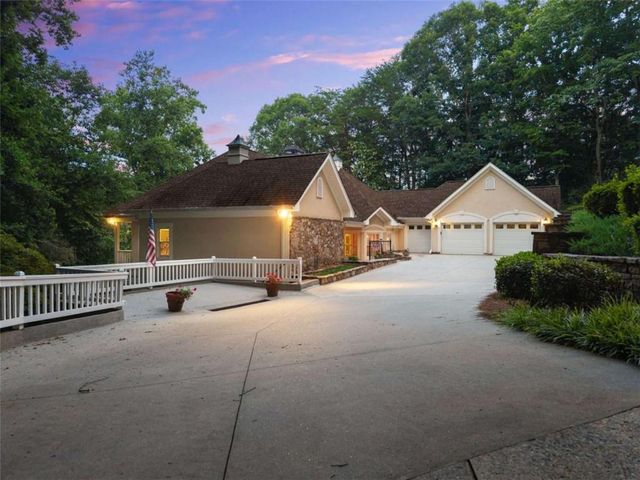 2200 Orchard Drive, Clarkesville, GA 30523