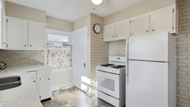 606 Edna Rd, Louisville, KY 40206