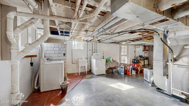 606 Edna Rd, Louisville, KY 40206