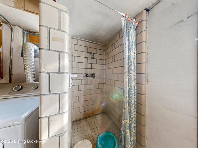 606 Edna Rd, Louisville, KY 40206