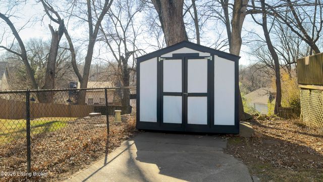 606 Edna Rd, Louisville, KY 40206