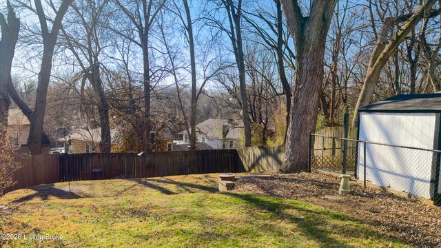 606 Edna Rd, Louisville, KY 40206