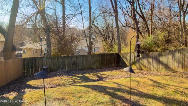 606 Edna Rd, Louisville, KY 40206