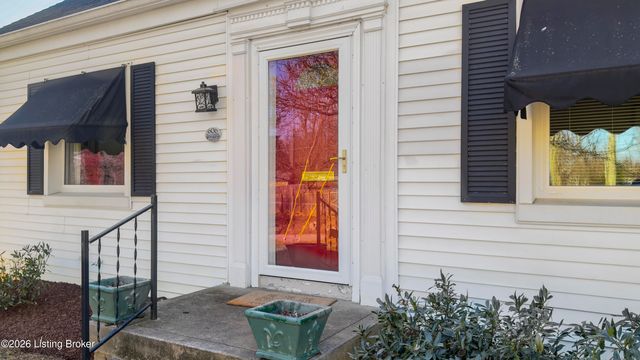 606 Edna Rd, Louisville, KY 40206