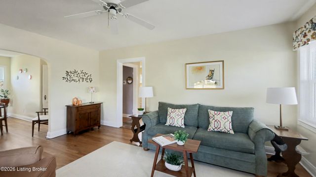 606 Edna Rd, Louisville, KY 40206