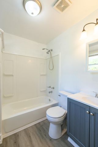2121 W College Street, Springfield, MO 65806