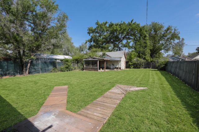 2121 W College Street, Springfield, MO 65806