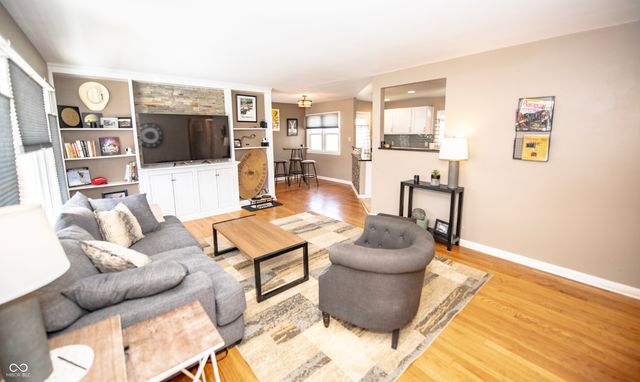 6695 Broadway Street, Indianapolis, IN 46220