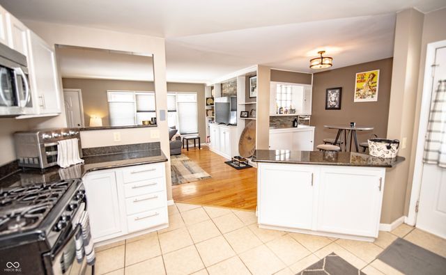 6695 Broadway Street, Indianapolis, IN 46220