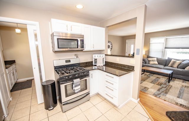 6695 Broadway Street, Indianapolis, IN 46220