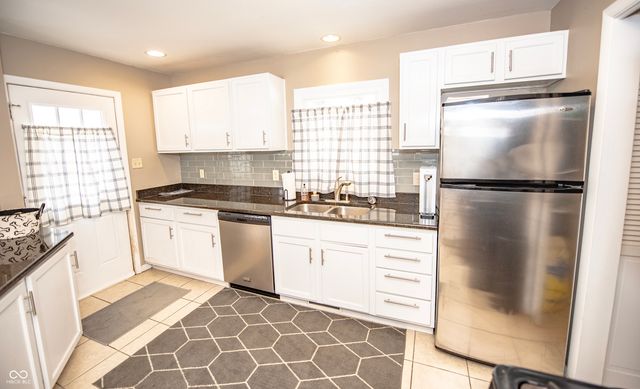 6695 Broadway Street, Indianapolis, IN 46220