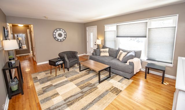 6695 Broadway Street, Indianapolis, IN 46220