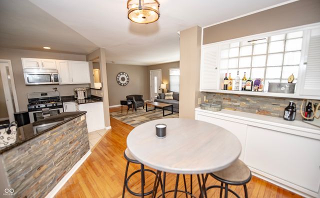 6695 Broadway Street, Indianapolis, IN 46220