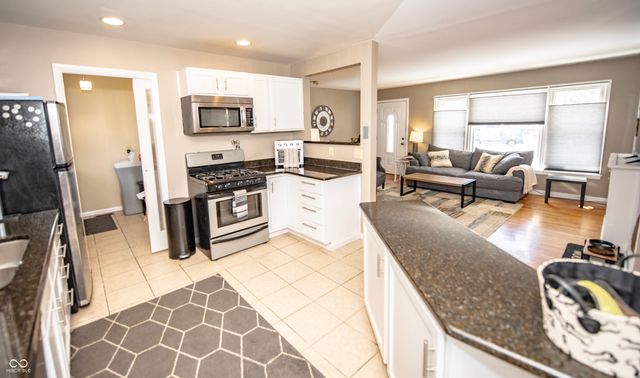 6695 Broadway Street, Indianapolis, IN 46220