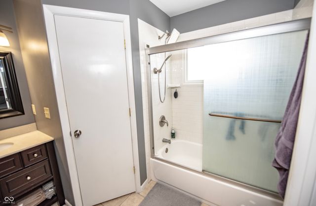 6695 Broadway Street, Indianapolis, IN 46220