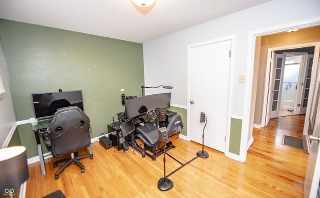 6695 Broadway Street, Indianapolis, IN 46220