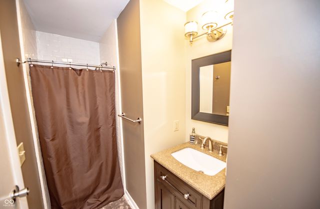 6695 Broadway Street, Indianapolis, IN 46220