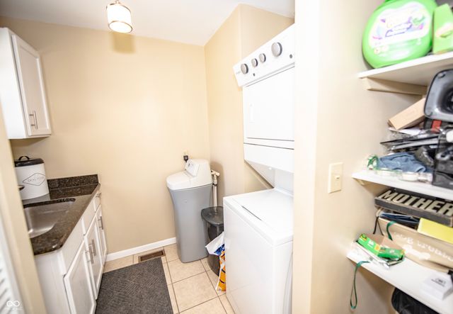 6695 Broadway Street, Indianapolis, IN 46220