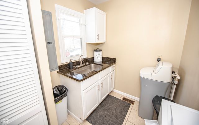 6695 Broadway Street, Indianapolis, IN 46220