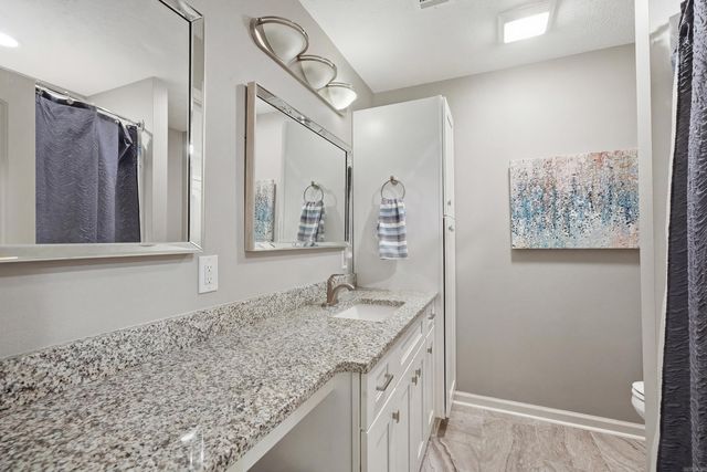 50 Bowling Ln Lane, Conway, AR 72032