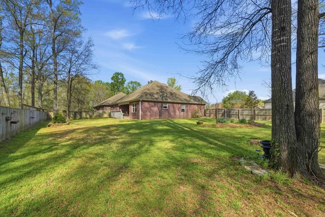50 Bowling Ln Lane, Conway, AR 72032