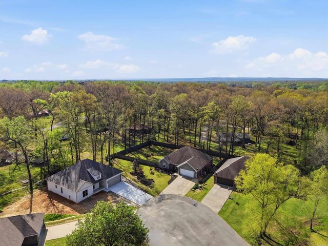 50 Bowling Ln Lane, Conway, AR 72032