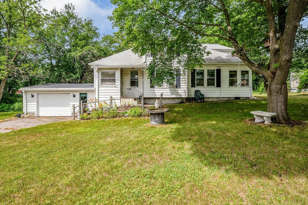59 Riverneck Rd, Chelmsford, MA 01824