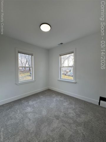 117 W Strathmore, Pontiac, MI 48340