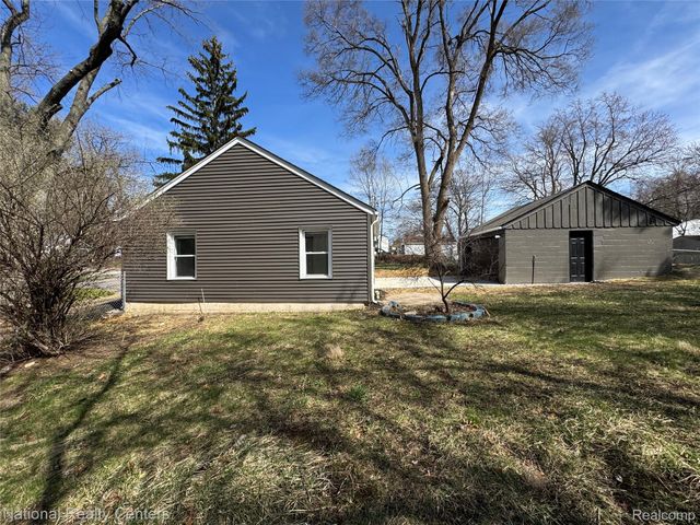 117 W Strathmore, Pontiac, MI 48340