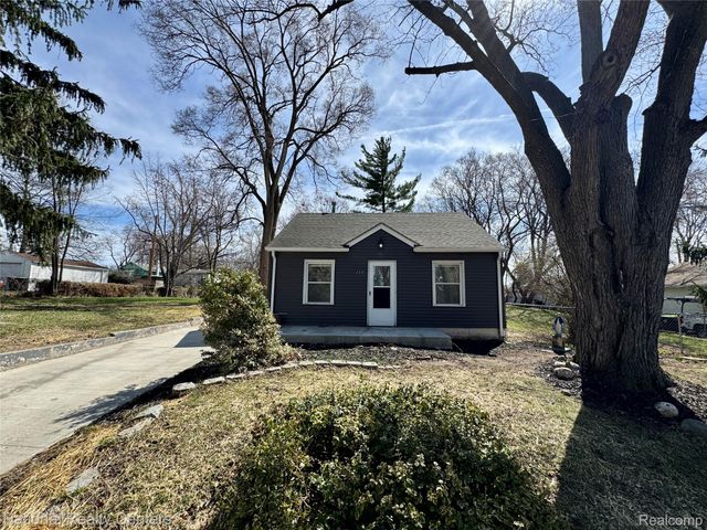 117 W Strathmore, Pontiac, MI 48340