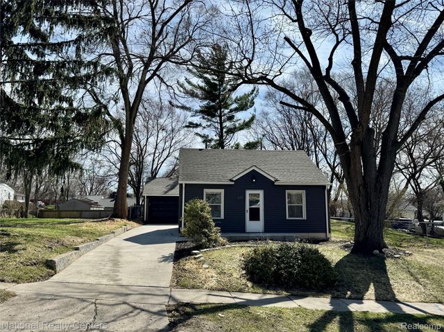 117 W Strathmore, Pontiac, MI 48340