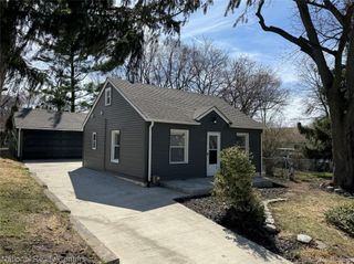 117 W Strathmore, Pontiac, MI 48340