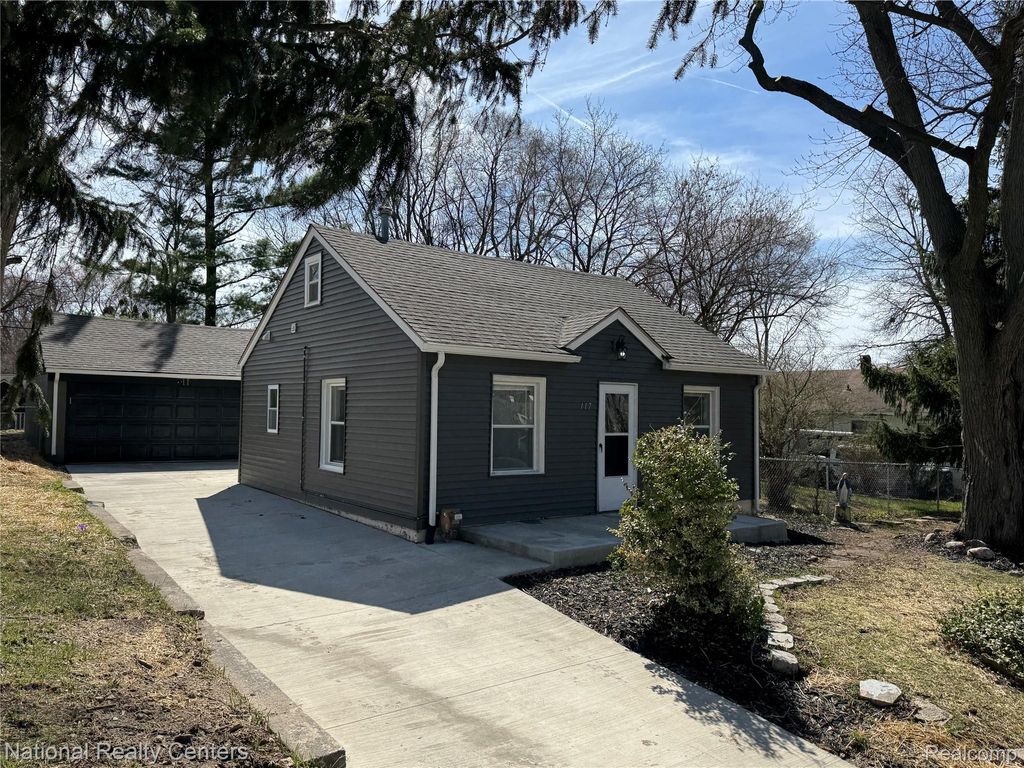 117 W Strathmore, Pontiac, MI 48340