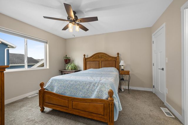 1016 NE 34th Ave, Minot, ND 58703