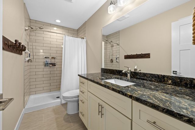 1016 NE 34th Ave, Minot, ND 58703