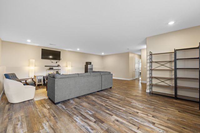 1016 NE 34th Ave, Minot, ND 58703
