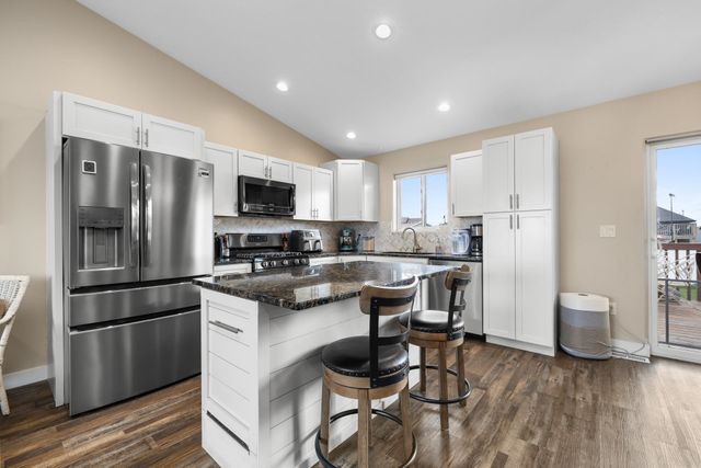 1016 NE 34th Ave, Minot, ND 58703