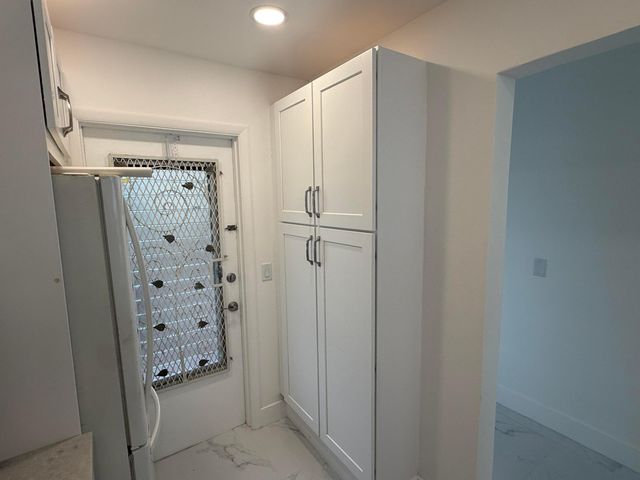 460 Paradise Isle Boulevard 101, Hallandale Beach, FL 33009