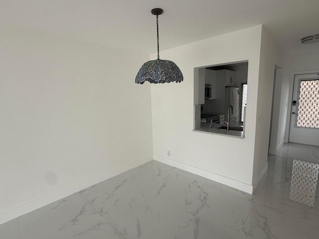 460 Paradise Isle Boulevard 101, Hallandale Beach, FL 33009