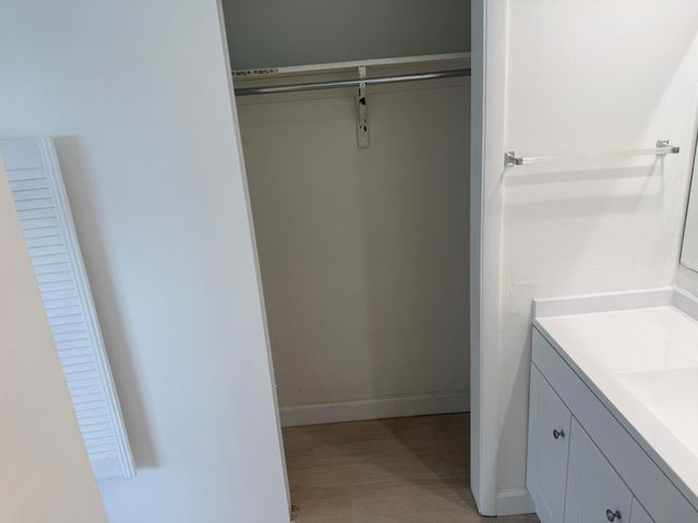 460 Paradise Isle Boulevard 101, Hallandale Beach, FL 33009