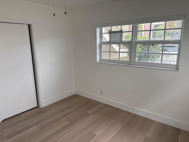 460 Paradise Isle Boulevard 101, Hallandale Beach, FL 33009