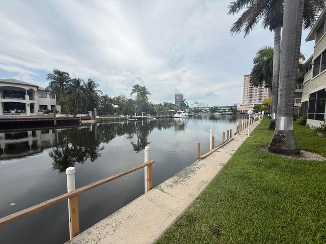460 Paradise Isle Boulevard 101, Hallandale Beach, FL 33009