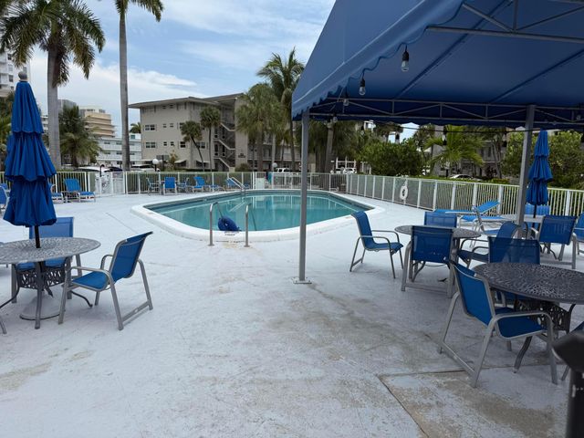 460 Paradise Isle Boulevard 101, Hallandale Beach, FL 33009